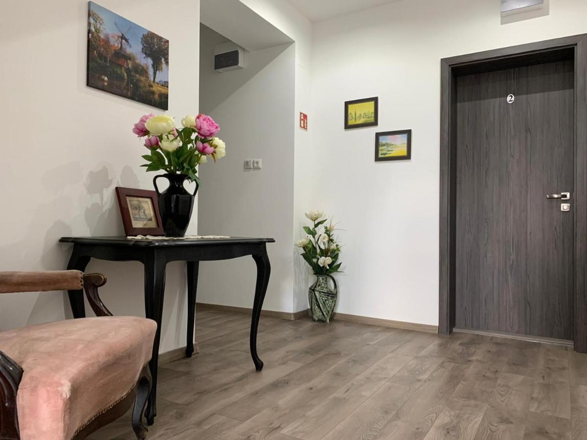 Monostor Panzio Bed & Breakfast Komarom Ngoại thất bức ảnh